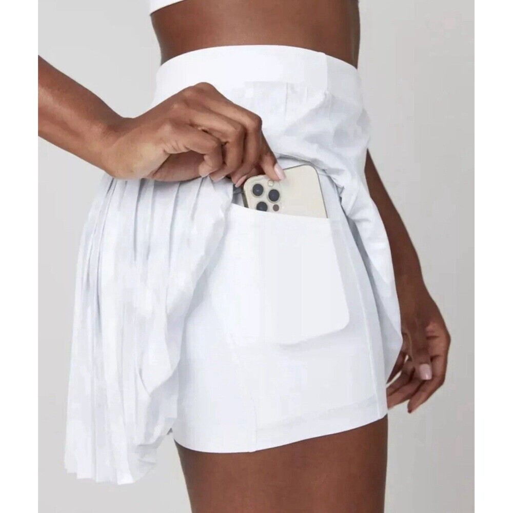 Spanx NWT Size M Women’s Get Moving Pleated Skort Skirt Shorts White Camo 50273R - Picture 3 of 11